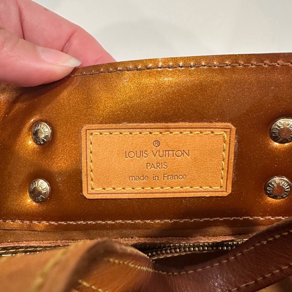 LOUIS VUITTON Bronze Monogram Vernis Copper Reade PM Bag - Picture 5 of 12